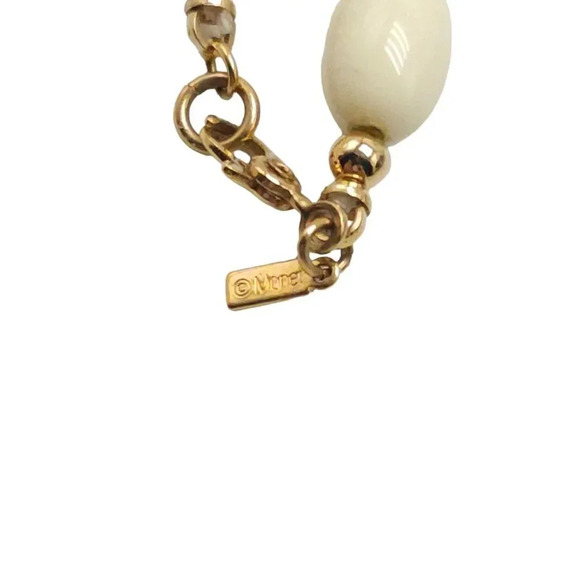 Monet Cream Acrylic Bead Beaded Necklace Lobster Closure Vintage 29 in - Picture 4 of 5